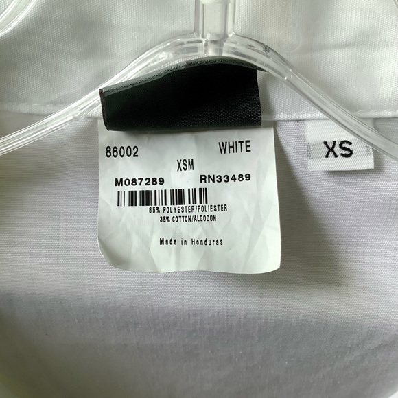 SCRUBZONE UNISEX 3-POCKETS LAB COAT - WHITE - SIZE XS - Picture 8 of 8